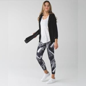 Lululemon  Gray Women's Top & Sport Pants،